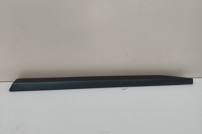 Bandou inferior ușă dreapta față SKODA SUPERB III Estate 3V5 2021 OEM: 3V0853294A | 31890904