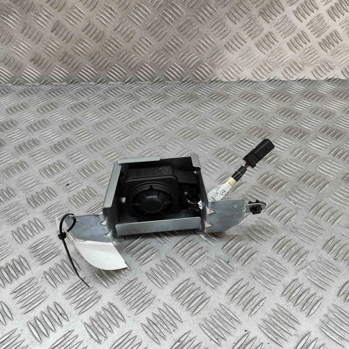 Sirena de alarma MAZDA CX-30 DM 2023 OEM: DB1T-67-SB1A 29830830