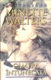 Camera Intunecata - Minette Walters - Roman Politist - Editura Miron, 2006 - 512 Pagini - Paperback