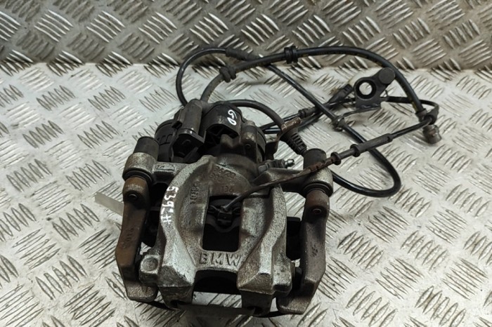 Etrier de fr&acirc;nă dreapta spate BMW X2 F39 2023 OEM: 6883034,6885542 30474526