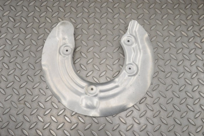 Protecție disc de fr&acirc;nă st&acirc;nga spate BMW X3 G01, F97 2019 OEM: 0870531,09210253313 23699477