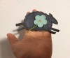 Brosa fetru oaie / oita gri cu floare albastra, cca 11x6cm