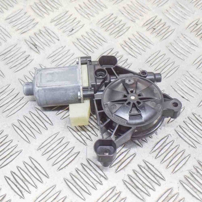 Motor macara geam ușă dreapta față VW TIGUAN AD1 2019 OEM: 0130822077,E-850202101,5Q0959801C 11717010