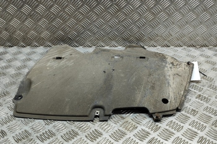 Scut motor st&acirc;nga spate AUDI A4 Avant 8W5, B9 2017 OEM: 8W0825217A | 24234600