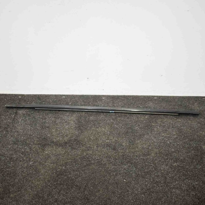 Chedar geam ușă dreapta spate LAND ROVER RANGE ROVER EVOQUE L538 2014 OEM: BJ3225596AD