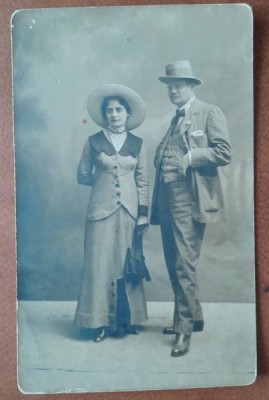 Fotografie tip carte postala, femeie si barbat, 1912 foto