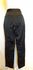 Pantaloni Zara de costum, aspect satinat foto