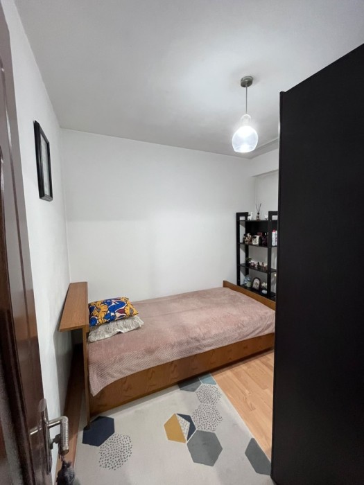 Inchiriez apartament