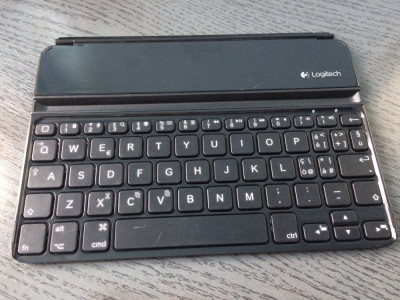 LOGITECH ULTRATHIN KEYBOARD MINI CU BATERIA DEFECTA.CITITI VA ROG DESCRIEREA! foto