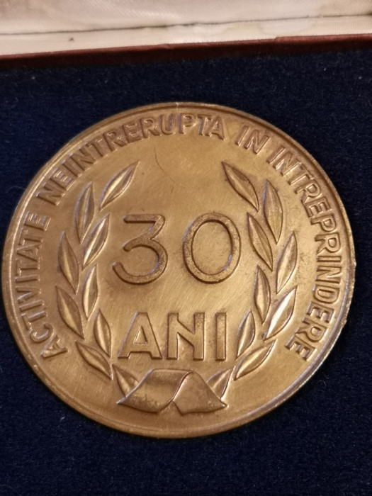 Medalie 30 ani activitate neintrerupta in intreprinderea UPETROM-1 MAI PLOIESTI