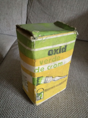 Cutie Oxid verde de crom, 1/2 kg, Fabrica chimică VICTORIA, T&amp;acirc;rgoviște, comunism foto