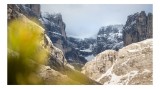 Tablou Canvas pe temă alpină: Printre st&acirc;nci spre infinitul alpin, 39 x 26 cm, CMCLASS
