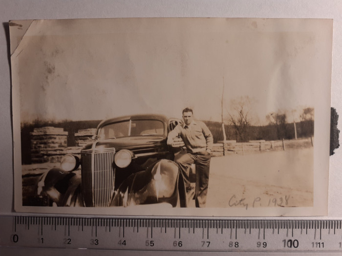 Fotografie din 1938 cu mașină de epocă