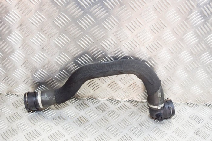 Furtun de lichid de răcire JAGUAR F-PACE X761 2020 OEM: HK83-8260-AE 14171064