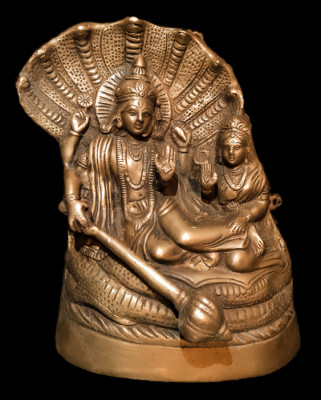 Superba sculptura arta orientala antica din bronz masiv foto