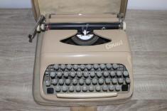 Masina de scris CONSUL - de colectie foto