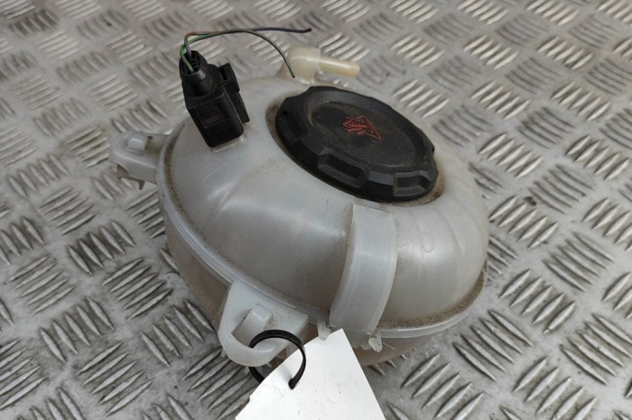 Vas de expansiune AUDI A3 Limousine 8VS, 8VM 2018 OEM: 5Q0121407G 30787673