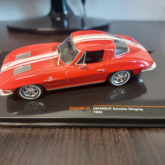 Macheta CHEVROLET CORVETTE C2 STINGRAY 1963 - Ixo, scara 1/43, noua.