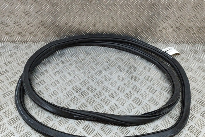 Garnitura ușă st&acirc;nga față AUDI Q4 SUV F4B 2021 OEM: 11A867911B | 25748190
