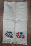 Prosop stergar vechi taranesc de canepa, cu cusatura manuala - flori, 58cm latime x 99cm lungime