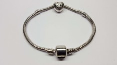 Bratara cu un talisman model 6, tip pandora foto
