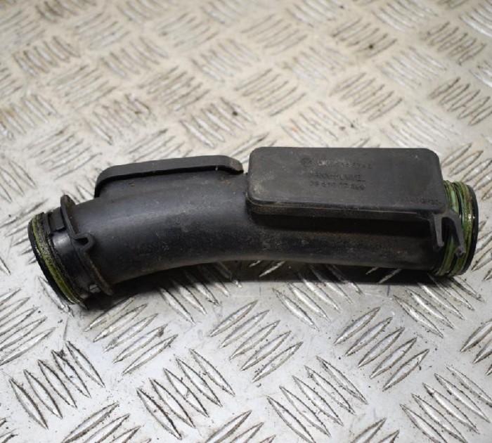 Furtun VW PASSAT B6 3C2 2010 OEM: 03C145674B | 2825739