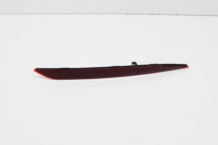 Reflector bara de protecție dreapta spate TESLA MODEL Y 2021 OEM: 1495818-00-C 15357320