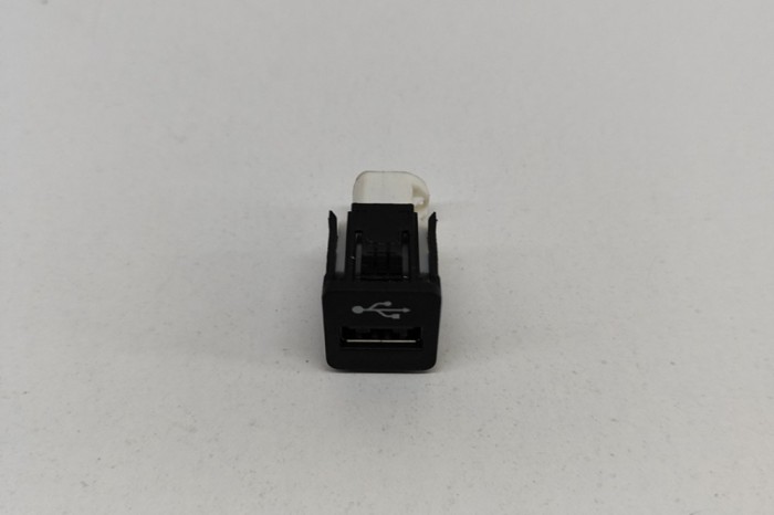 USB BMW 3 Touring G21 2020 OEM: 9229294 25589855