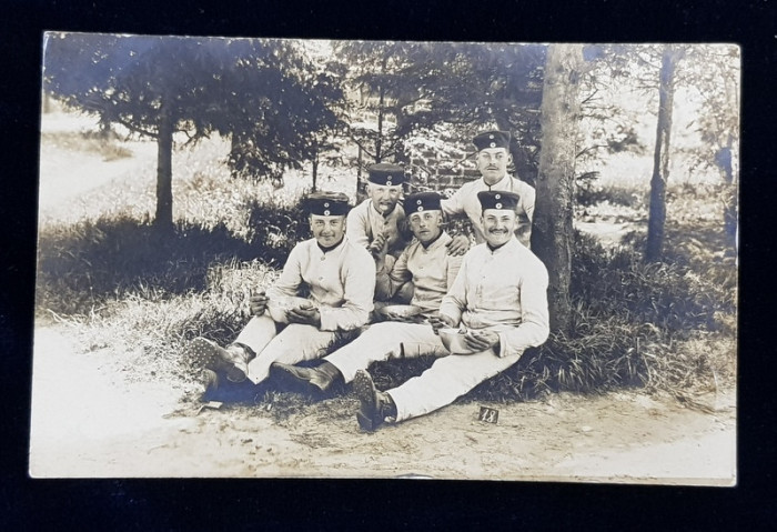 SOLDATI GERMANI IN PAUZA DE MASA INTR- O PADURICE , CARTE POSTALA ILSUTRATA , MONOCROMA, CIRCULATA , DATATA 1910