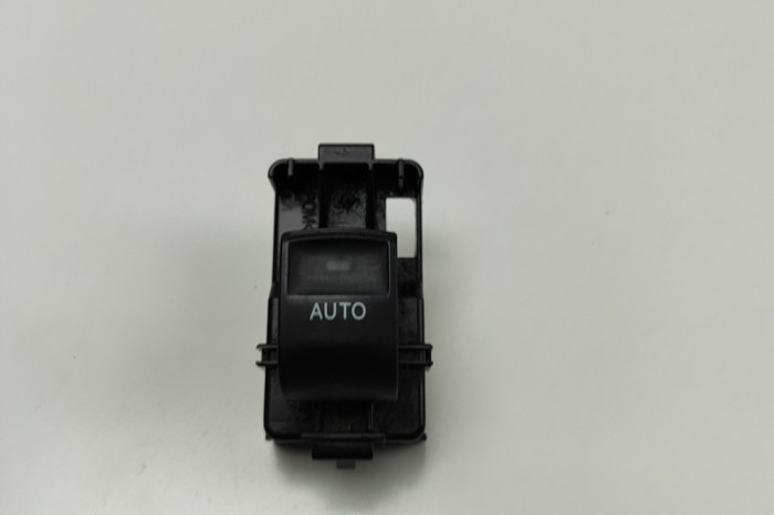 Buton geam ușă st&acirc;nga față TOYOTA PRIUS PLUS _W4_ 2019 OEM: 84810-33120 30557828