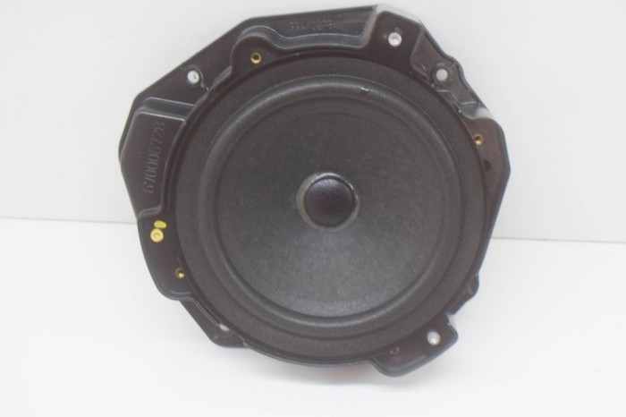 Difuzor ușă dreapta spate MASERATI QUATTROPORTE VI 2014 OEM: 41021701,670002106,24013-J0802,670006728 13350002