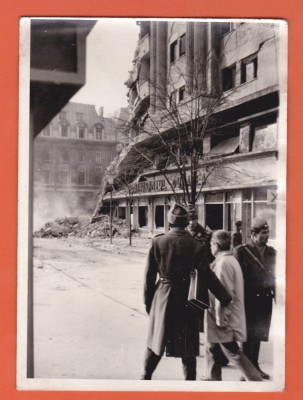AMS @ - FOTO ORIGINALĂ, CUTREMURUL DIN 4 MARTIE 1977, BUCURESTI, RESTAURANTUL DUNAREA foto