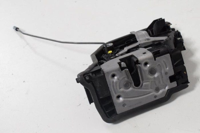&Icirc;ncuietoare ușă st&acirc;nga spate BMW X5 F15, F85 2014 OEM: 7281941 3050175