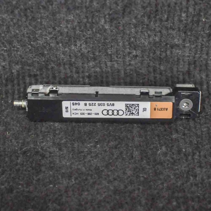 Amplificator de antena AUDI A3 Limousine 8VS, 8VM 2015 OEM: 8V5035225B