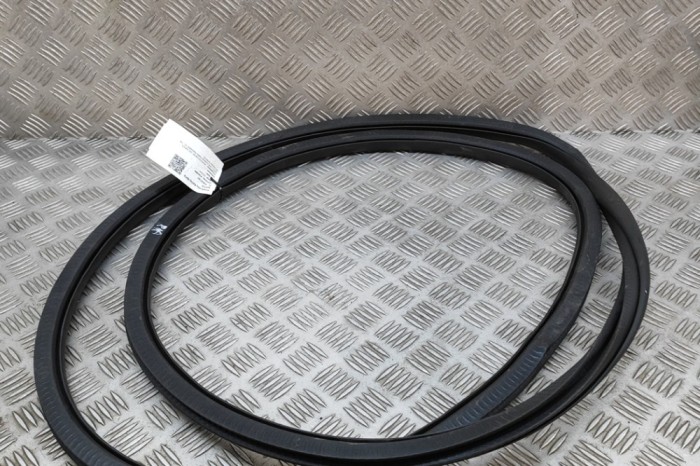 Garnitura ușă st&acirc;nga față MERCEDES-BENZ GLE W167 2020 OEM: A0997270300 | 28351362