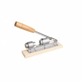 Spargator manual pentru nuci, din otel cu suport de lemn, 20x5 cm, Isotrade