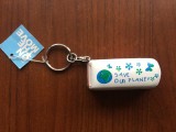 breloc pentru chei mesaj save our planet model masinuta volkswagen clasic bus autobuz mic
