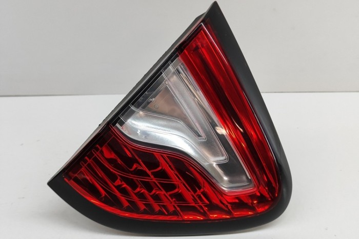 Lampa haion st&acirc;nga RENAULT CAPTUR J5_ 2014 OEM: 265557893R 23871944