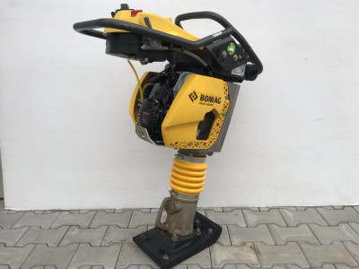 Mai Compactor Bomag BT 60 are doar 33 ore de functionare foto