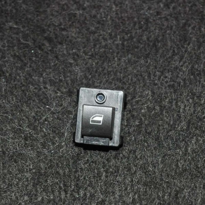 Buton geam ușă st&acirc;nga spate BMW 7 E65, E66, E67 2006 OEM: 8379597 2718445