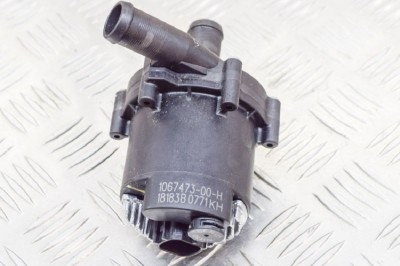 Pompa de apa auxiliara TESLA MODEL S 2018 OEM: 1067473-00-H 11493324 foto