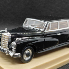 Macheta Mercedes Typ 300 W 189 Adenauer - Rio 1/43