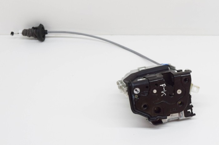 &Icirc;ncuietoare ușă st&acirc;nga față AUDI Q2 GA 2019 OEM: 8X2837015B 11414945