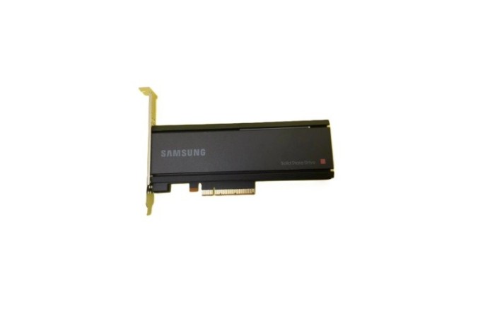 SSD Samsung PM1735 HHHL 1.6TB MZ-PLJ1T60 PCIe DP/N Y7D7D