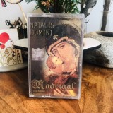 Cumpara ieftin Caseta COLINDE SIGILATA COLINDE De Craciun Si Cantari Sacre &ndash; Corul National de Camera Madrigal Dirijor: Marin Constantin - vezi cuprins