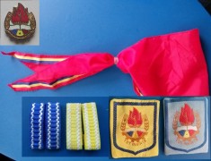 Lot pionieri ecuson trese inel cravata insigna pionier