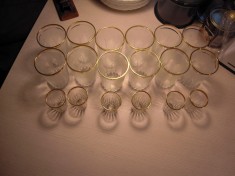 LOT de 12 pahare 150 ml cu model pt. vin, suc etc., + 6 pahare tuica gura aurita foto