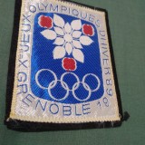 Cumpara ieftin EMBLEMA SPORT GRENOBLE 1968 7/9 CM