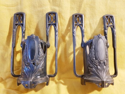 DOUA SUPORTURI PENTRU VAZE DE FLORI DIN METAL ARGINTAT-STIL ART NOUVEAU-ATELIER EUROPEAN CCA 1900 foto