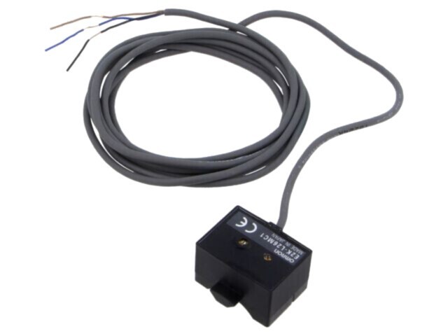 Senzor capacitiv OMRON E2K-L26MC1 2M, ieșire NPN, cabluri 2m